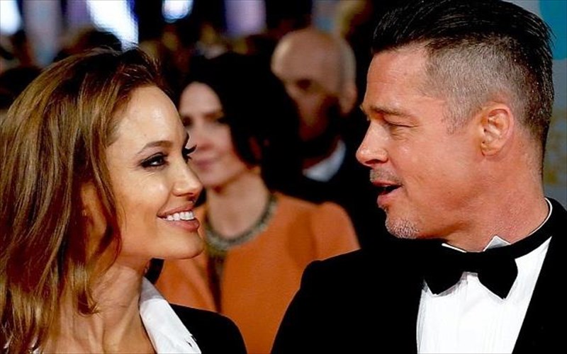 by-the-sea-i-nea-tainia-ton-angelina-Jolie-kai-brad-pitt-nea-tainia-ton-angelina-Jolie-kai-brad-pitt