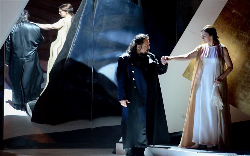 othellos-ola-etoima-gia-tin-premiera