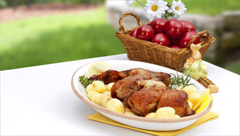 pasxalino-trapezi-me-poses-thermides-tha-mas-fortosei