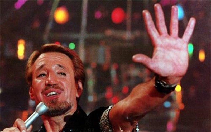 i-parastasi-arxizei-me-eleutheri-eisodo