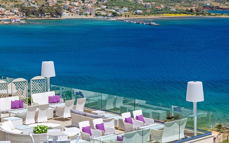 princess-kyniska-monterna-elliniki-kouzina-me-orama-kai-thea-to-aperanto-galazio