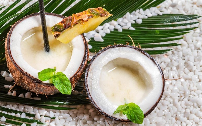 5-drosistika-cocktails-me-roumi-drosistika-cocktails-me-roumi