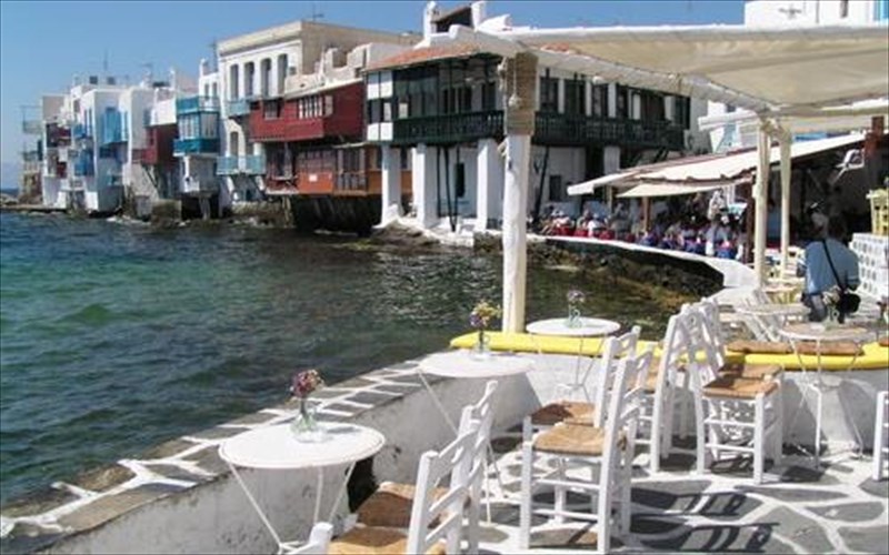 ta-pio-agapimena-mas-mpar-stis-kuklades