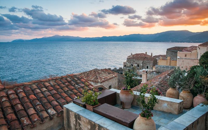 ta-pente-pragmata-pou-aksizei-na-deite-kai-na-kanete-sti-monembasia