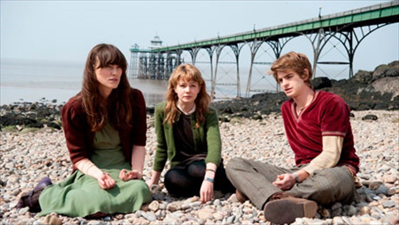 i-kira-naitli-mila-gia-enan-skoteino-rolo