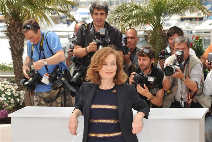 izampel-yper-sumprotagonistei-me-tin-keit-mplanset-stis-doules-tou-zene