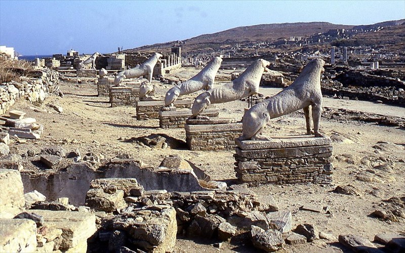 dilos-ekei-pou-gennithike-to-fos