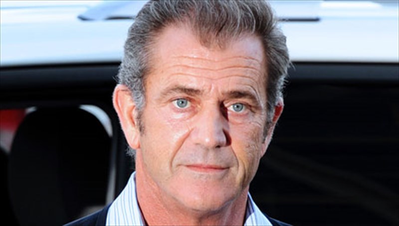 mel-gkimpson-den-me-endiaferei-an-tha-ksanapaikso