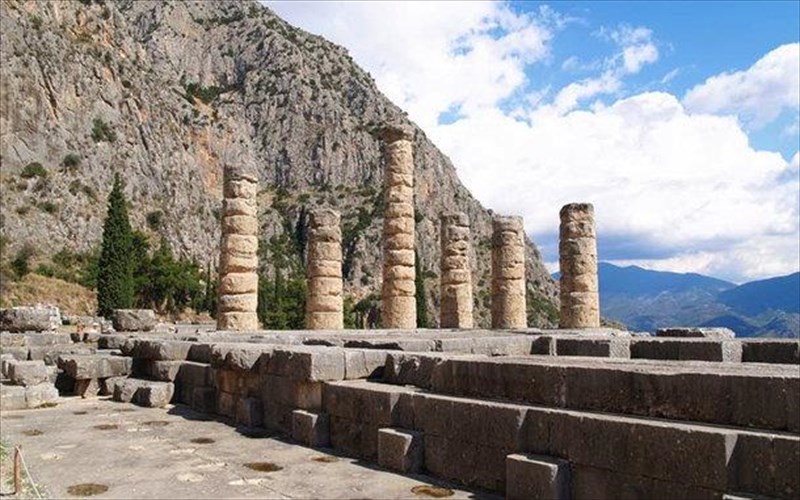 auksisi-ton-episkepton-mouseion-kai-arxaiologikon-xoron-ton-aprilio-2014