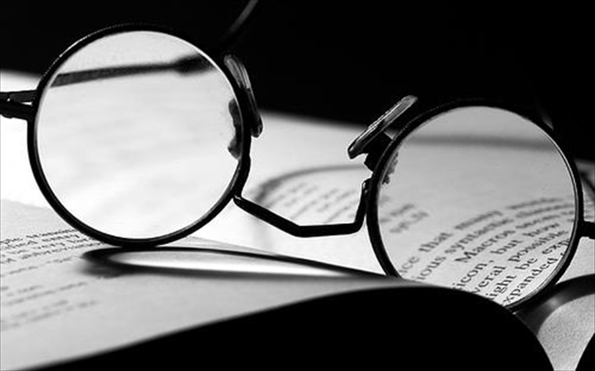 book-glasses