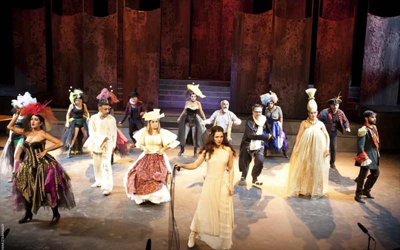 fanstastico-ta-dimiourgimena-sumferonta-kritiki-theatrou