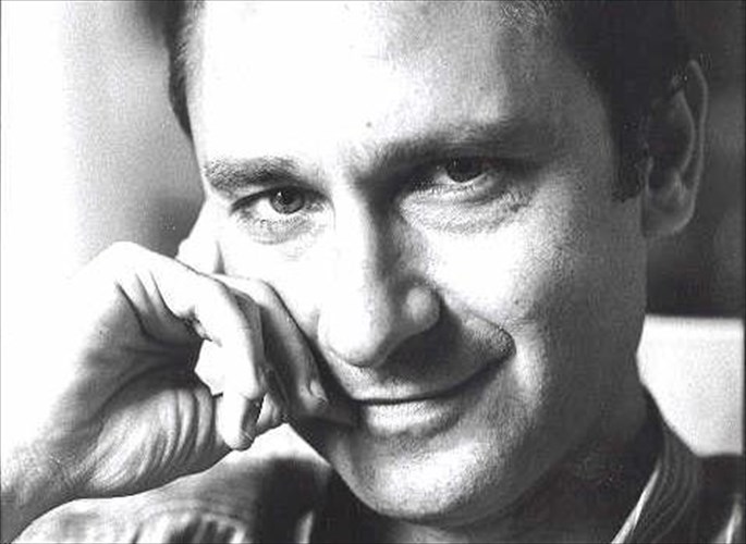 stratis-pasxalis-to-mustirio-ston-tsitsani-einai-ta-tragoudia-tou