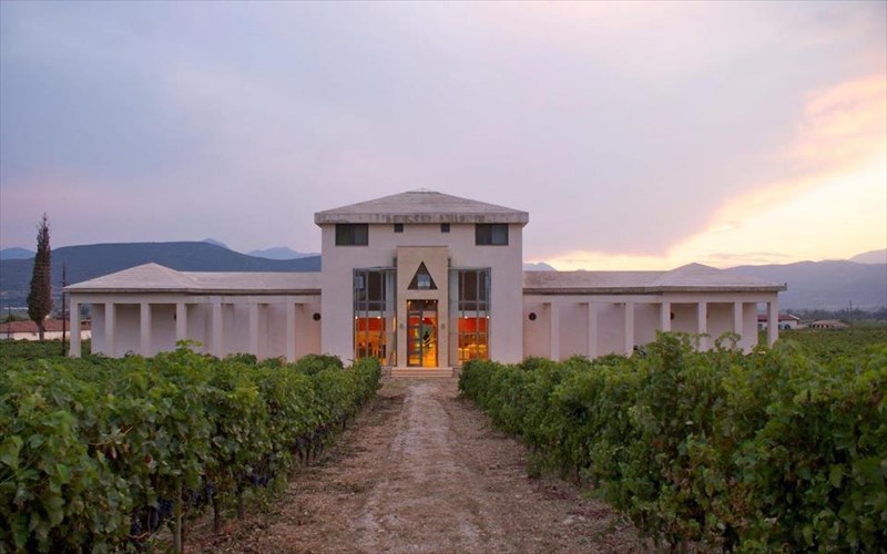 triimero-sti-nemea-me-polu-krasi