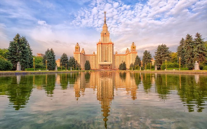 ta-10-pio-entuposiaka-panepistimiaka-ktiria-tou-kosmou