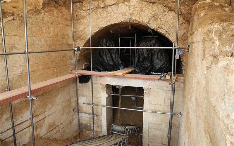 amfipoli-sunexizontai-oi-anaskafikes-ergasies