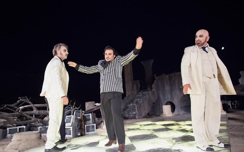 sold-out-oi-parastaseis-ton-batraxon-se-ilioupoli-kai-xalandri