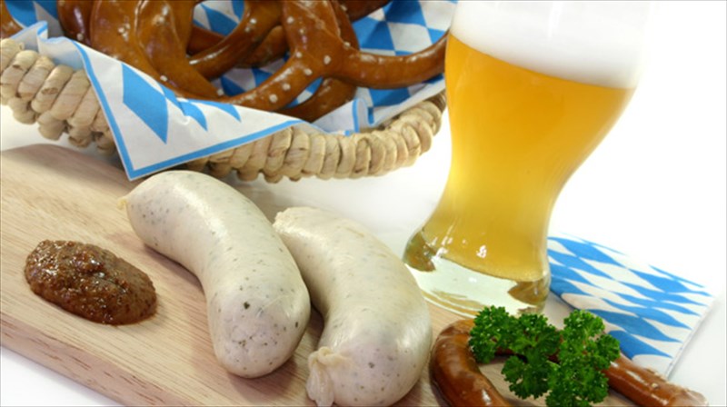 loukaniko-kotsi-strudel-kai-polli-mpura-sto-ledra-marriott