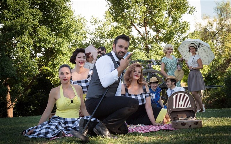 ena-trelo-swing-parti-ston-kipo-tou-megarou