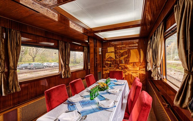 pos-einai-oi-poluteleis-souites-ton-trenon