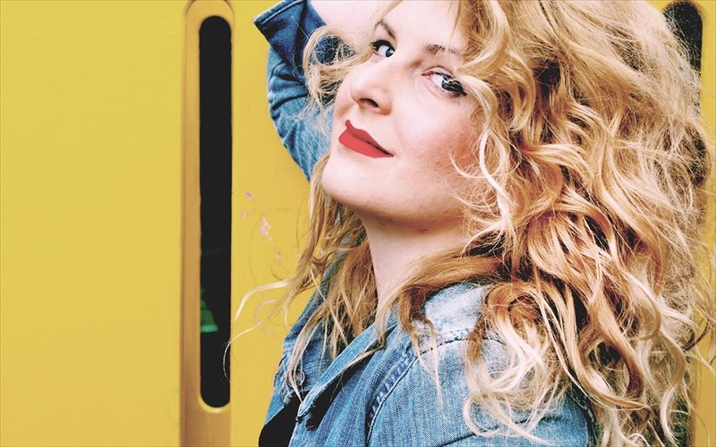 i-marietta-fafouti-lampei-ston-kipo-tou-megarou