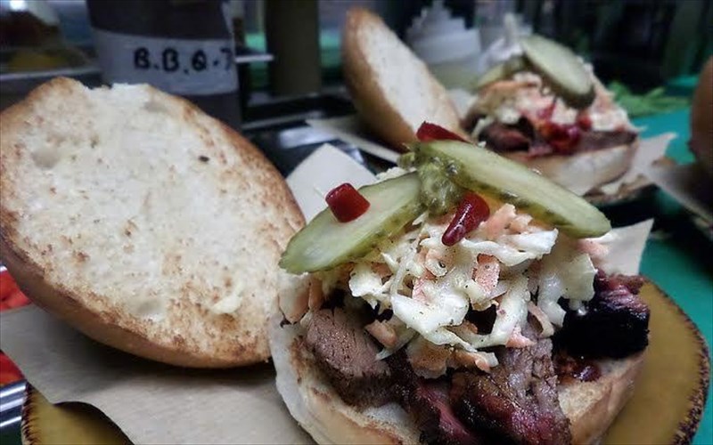 geuseis-apo-brooklyn-meros-deutero