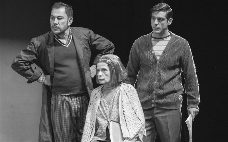 to-mefisto-epistrefei-sto-ethniko-theatro