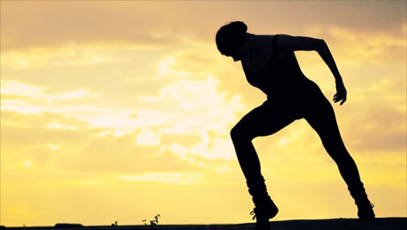 sugxrona-xoreutika-sximata-epi-skinis