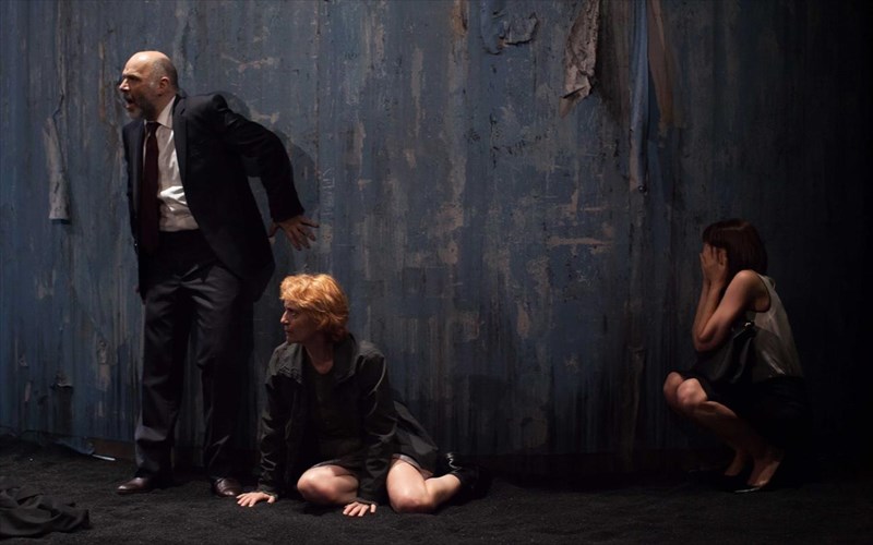 i-dutiki-apobathra-ksana-sti-skini-tou-ethnikou