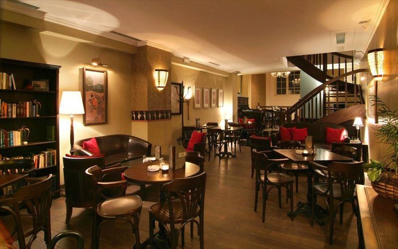 larrêt-du-temps-cafe-ena-kafe-opou-o-xronos-stamata-xronos-stamata