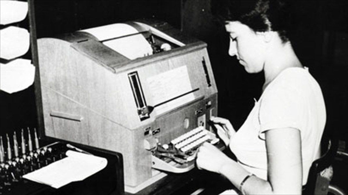 giortazontas-tin-imera-tilepikoinonion-sto-mouseio-tou-ote