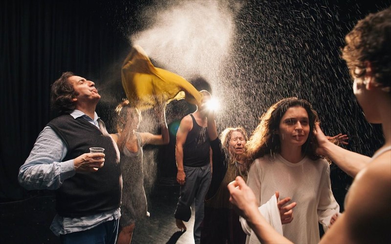 to-dekaimero-tou-bokakiou-dia-xeiros-nikou-karathanou-epistrefei-sto-ethniko-theatro