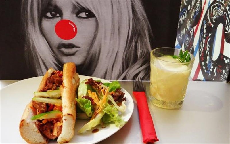 neos-katalogos-sto-circus-me-geuseis-ap-olo-ton-kosmo