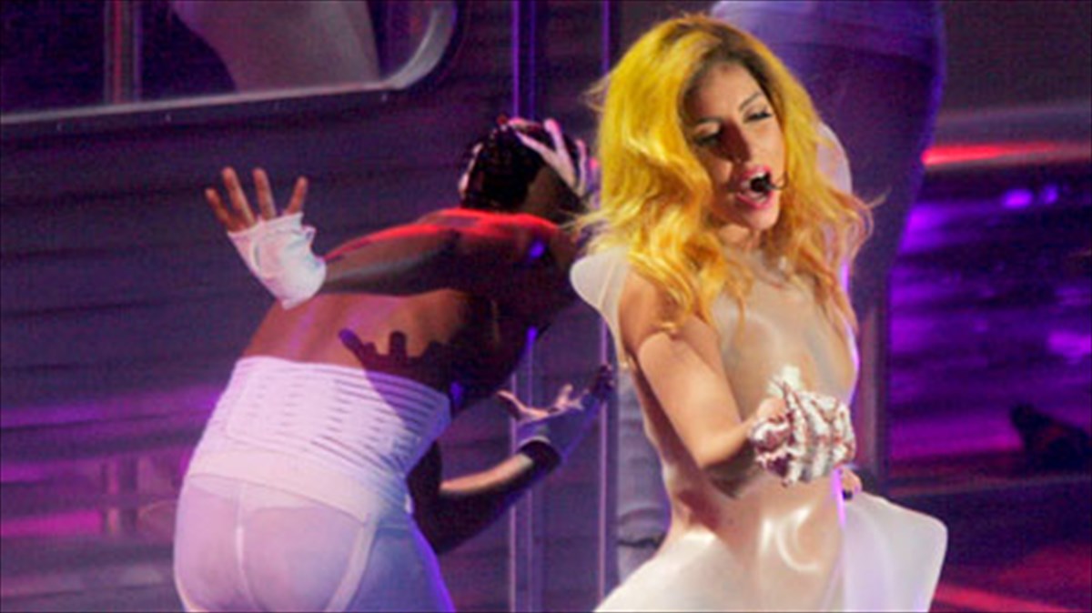 lady-gaga-kai-episima-i-megaluteri-star-megaluteri-star