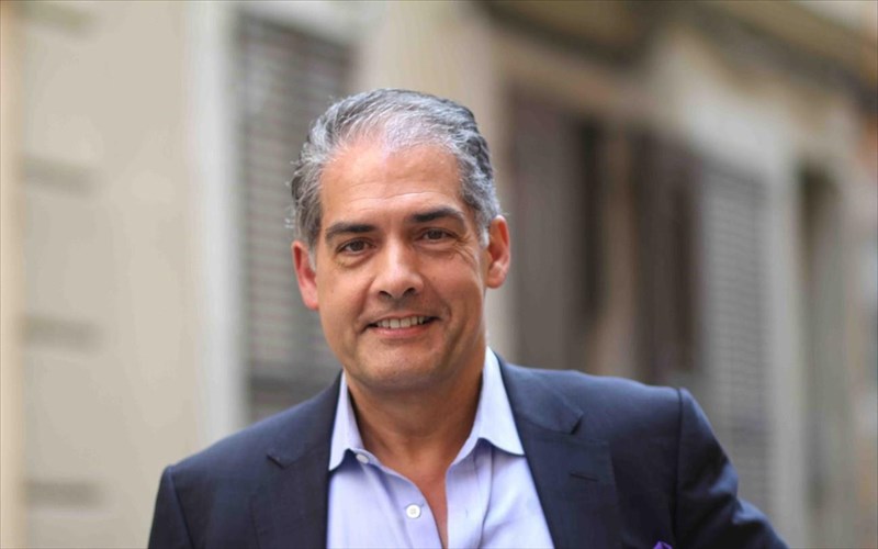 o-filip-ker-kai-ta-astunomika-tou-muthistorimata-simera-sto-public