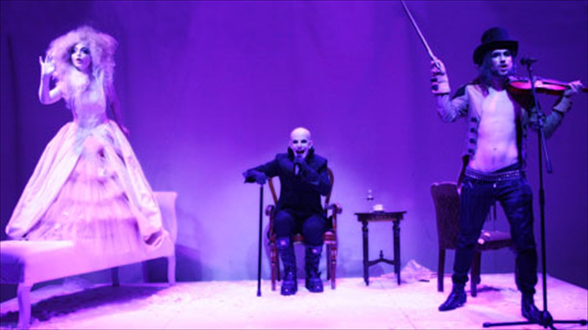 to-blender-festival-sunexizei-gia-deuteri-ebdomada