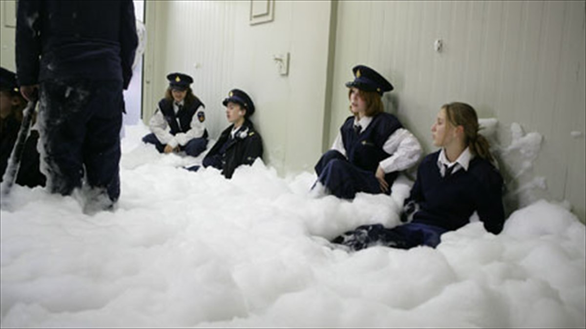 duo-binteo-egkatastaseis-anoigoun-ton-xoro-stin-peiraios-260