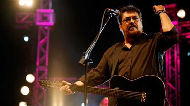 lmaxairitsas-o-kathenas-mas-exei-elpides-kai-kanoun-ta-panta-gia-na-tis-pniksoun