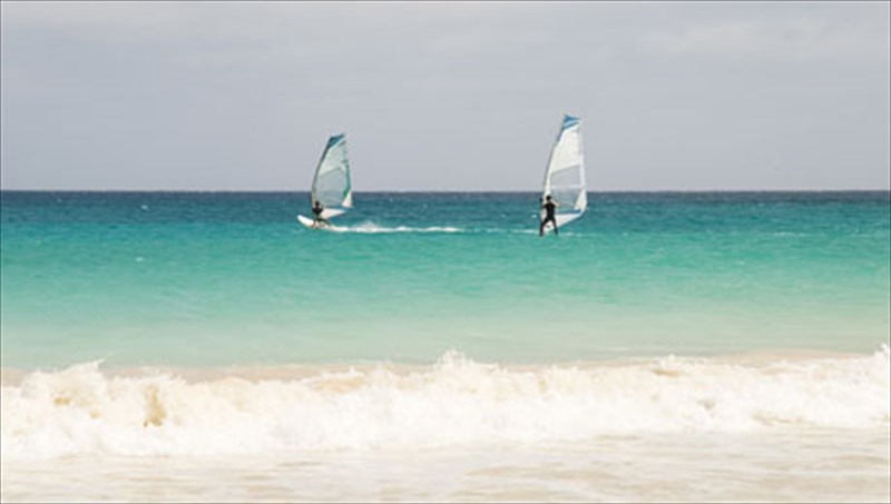 prasino-akrotiri-oute-prasino-oute-akrotiri-alla-mia-nisiotiki-xora-ifaisteio