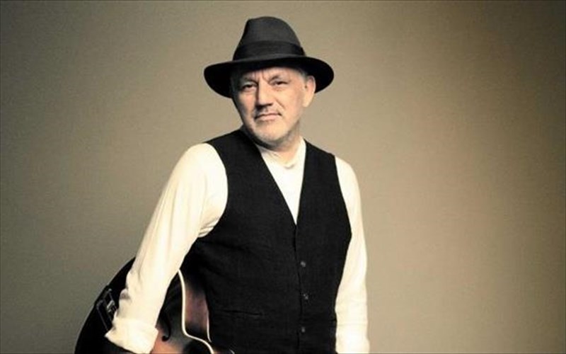 o-nikos-portokaloglou-sto-passport