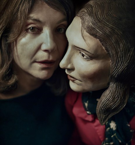 olia-lazaridou-to-theatro-einai-enas-xamilofonos-dialogos-tou-oneirikou-me-ton-pragmatiko-kosmo