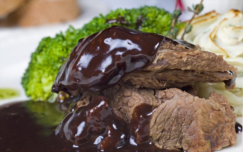 to-kreas-kamilas-etoimazetai-na-mpei-sta-piata-mas