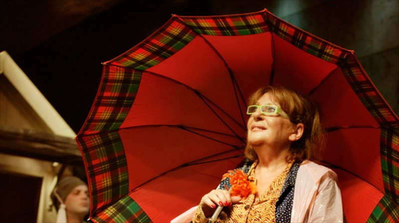 o-basilis-katsikonouris-kai-oi-theatrikes-miteres-tou