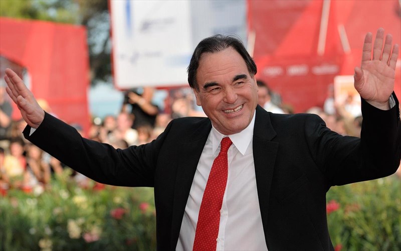 oliver-stone-thelo-na-kano-ena-ntokimanter-gia-ton-blantimir-poutin