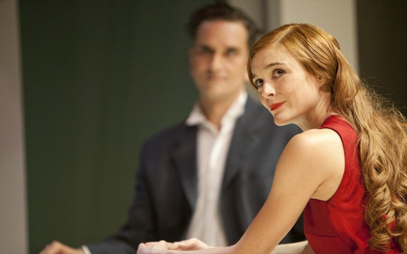 i-megali-ximaira-tou-m-karagatsi-epistrefei-sto-theatro-poreia