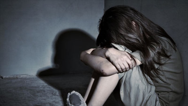 oi-skoteines-selides-tis-paidikis-ilikias