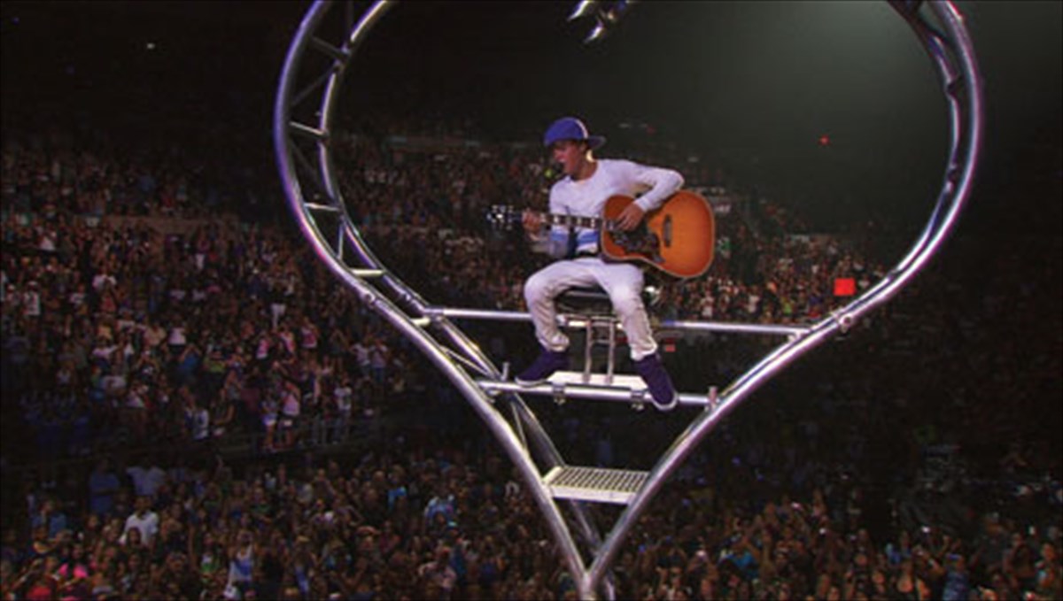 o-tzastin-mpimper-katakta-tis-kinimatografikes-aithouses