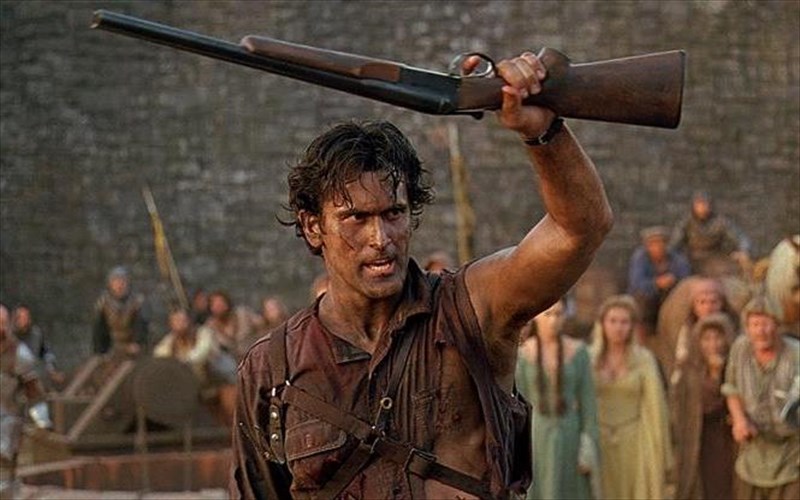 i-original-omada-tou-evil-dead-epistrefei