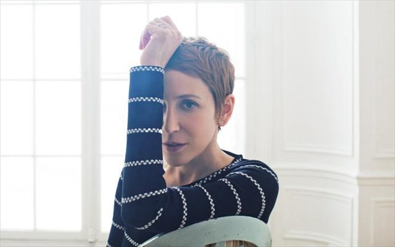 stacey-kent-eimai-kallitexnis-kai-i-mousiki-einai-i-apostoli-mou-apostoli-mou