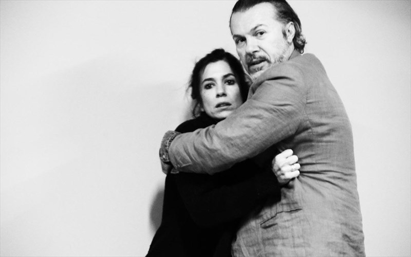 mengkele-kritiki-theatrou