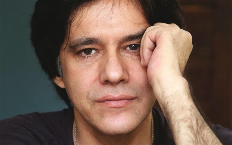 to-neo-biblio-tou-aleksi-stamati-sta-rafia-ton-bibliopoleion